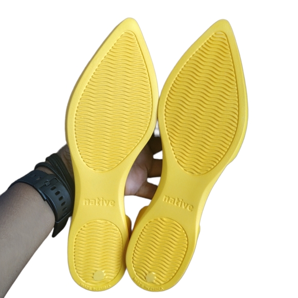 Native Audrey Groovy Yellow Flat - Picture 7 of 9